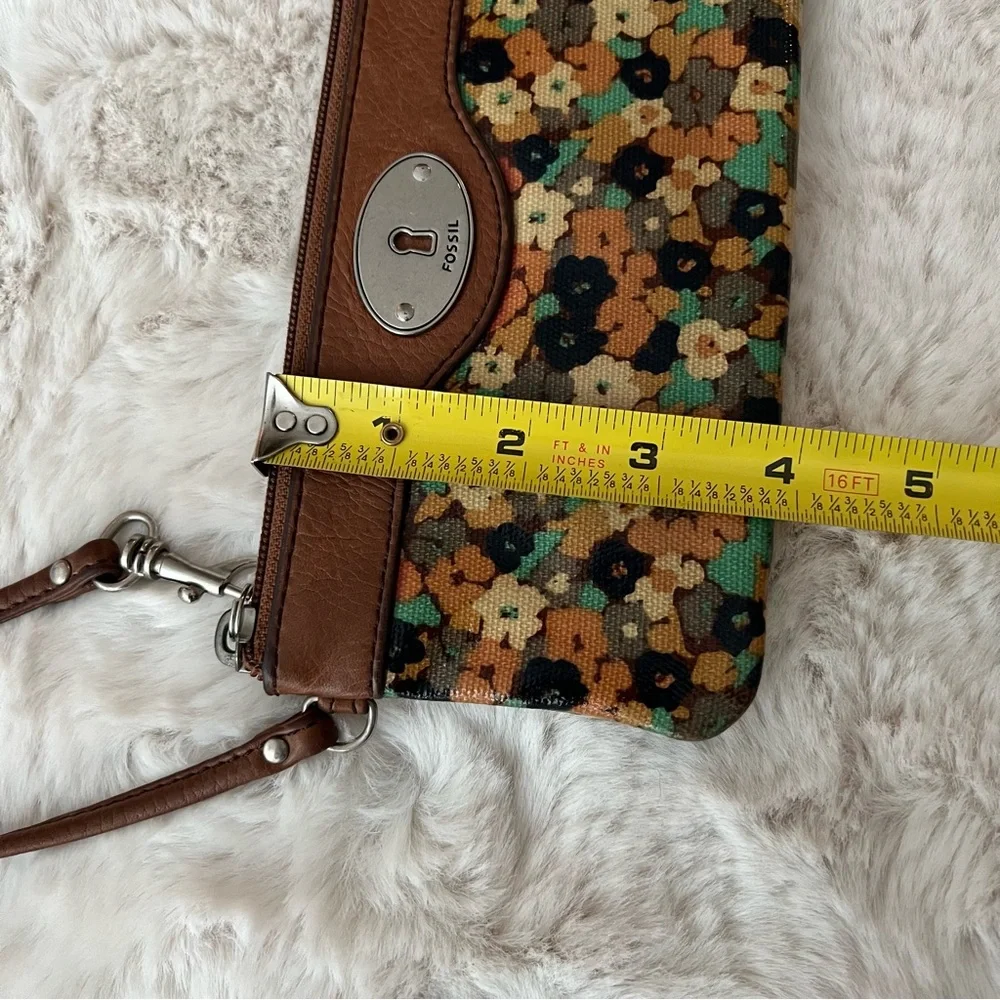 FOSSIL Key Per floral print and brown leather wristlet